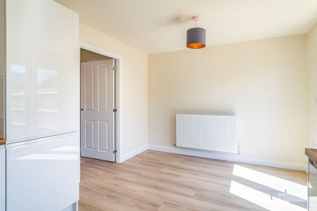 Almond Avenue, Peterborough, Whittlesey - Photo 3