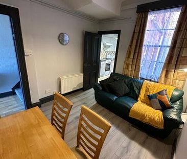 Room 5, 25 Colenso Parade, Belfast, BT9 5AN - Photo 4