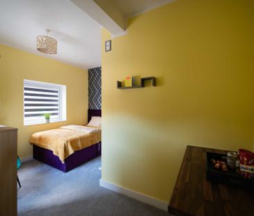 Tonge Moor Road, Bolton - Photo 5