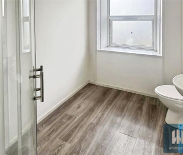1 bedroom in a house share to rent - Photo 6