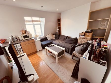 1 bedroom flat to rent - Photo 2