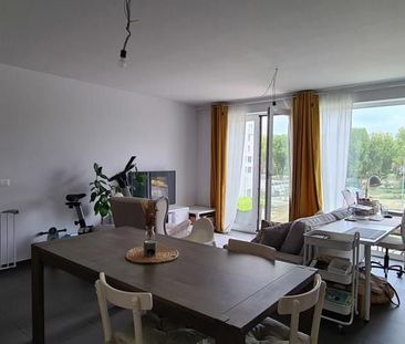 Duplex te huur in Anderlecht voor € 1.100 met 1 slaapkamer - Photo 1