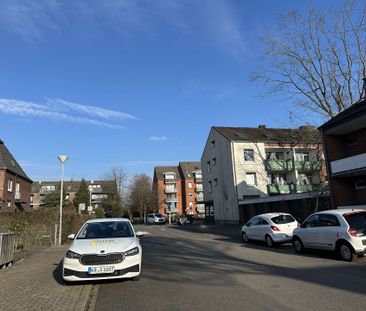 KREFELD-INRATH-GUTE RUHIGE LAGE-FRISCH RENOVIERTE ZWEI ZIMMER WOHNU... - Foto 5