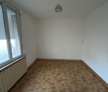 Location Maison 5 pièces 106m² LE BREUIL 71670 - Photo 2