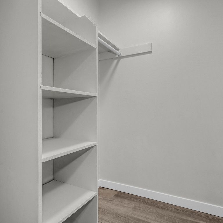 Cloverdale Apartments - Photo 1