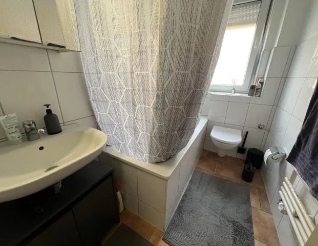 Schöne Vierzimmerwohnung mit Balkon. - Foto 1