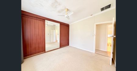 Spacious 4-Bedroom Family Home in Armadale - 6 Crawley Road - Photo 5