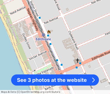 Two bedroom townhouse in a great location - Photo 1