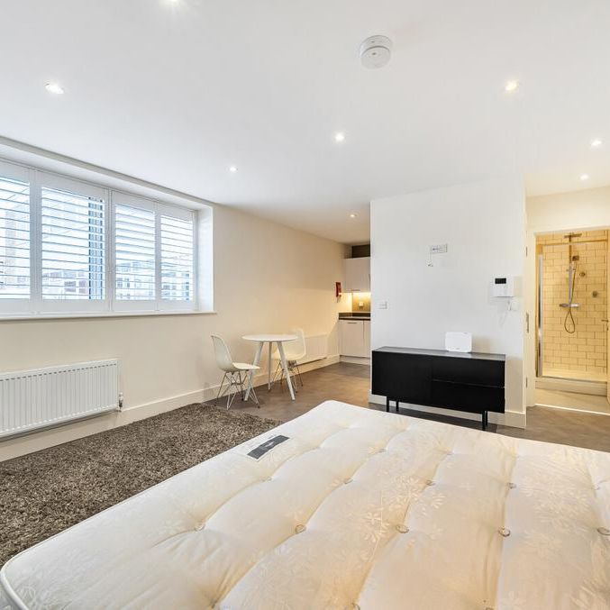 Studio to rent - Photo 1