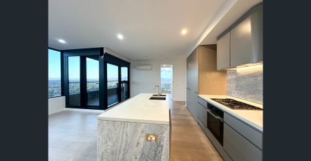 Brand New 3 Bedrooms , 2 bathroom and 2 basement carpark apartment in Sky Garden - Photo 5
