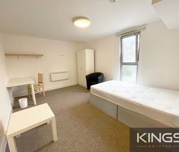 Studio to rent - Photo 2