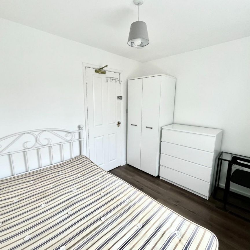 1 bedroom Flat To Let - Photo 1