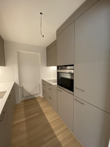 Moderne 2.5-Zimmer-Wohnung mit Balkon - Photo 3