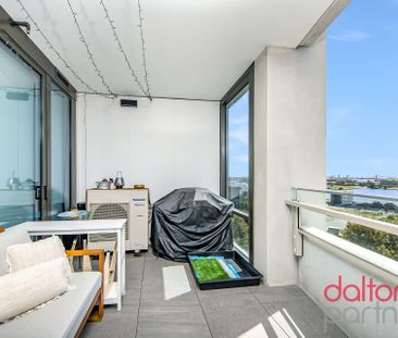 The Views and Location Take Centre Stage - Photo 4