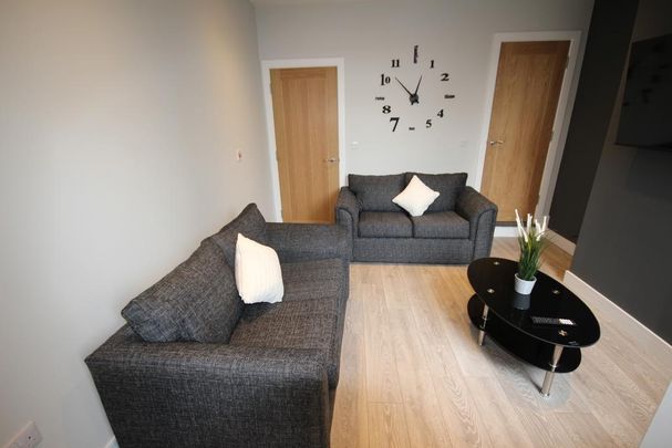 1 bedroom in a house share to rent - Photo 1