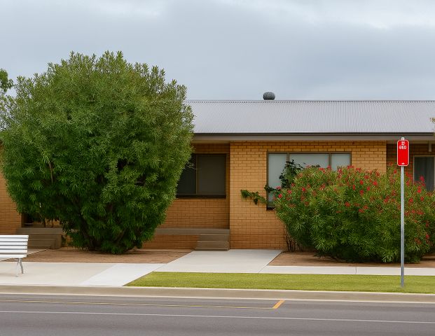 One-bedroom Unit In East Albury - Photo 1