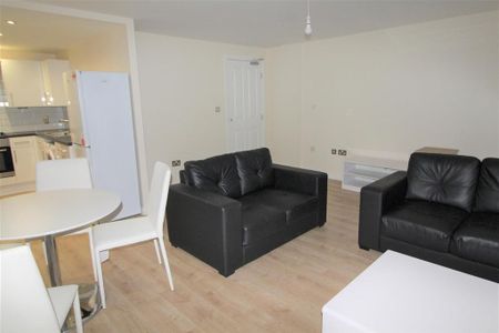2 bedroom apartment to rent - Photo 2