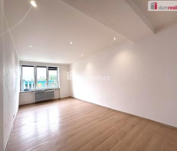 Pronájem bytu 2+1 55 m2 - Fotografie 4