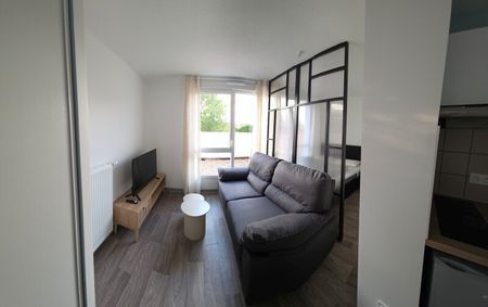 Location Appartement 1 pièce 18m² FRANQUEVILLE ST PIERRE 76520 - Photo 2