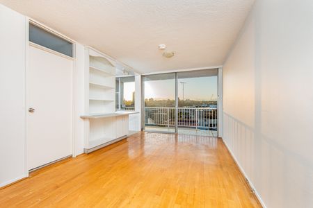 808/76 Roslyn Gardens, Elizabeth Bay NSW 2011 - Studio For Rent | Domain - Photo 2