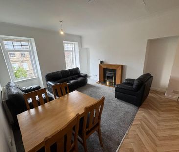 3 bedroom flat to rent - Photo 3