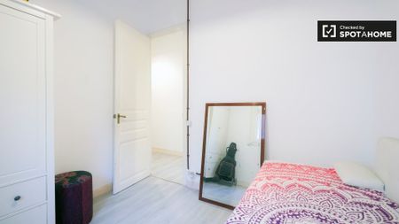 barcelona, Catalonia 08013 - Photo 3