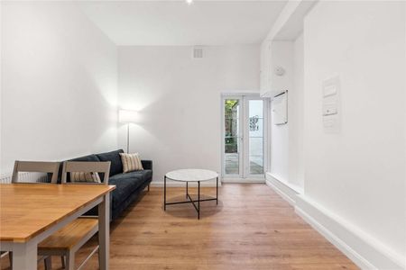 A recently refurbished two bedroom garden flat in the heart of the Nightingale Triangle. - Photo 3