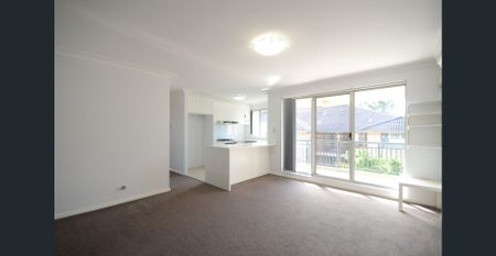 Oversized 3 Bedroom Unit!! - Photo 3