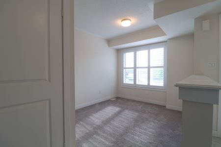 For Lease - 2644 Castlegate Crossing, Pickering, Ontario - Photo 2