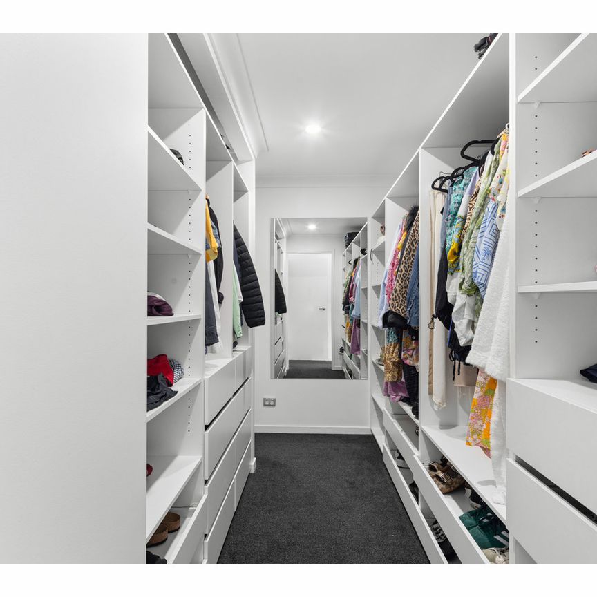 15 Bombala Street, Broadbeach Waters QLD 4218 - House For Rent | Domain - Photo 1