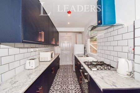 1 bedroom semi detached to rent Russell Street, Loughborough, Leicestershire, LE11 - Photo 3