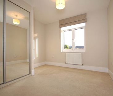 2 bed Apartment for rent - Photo 3