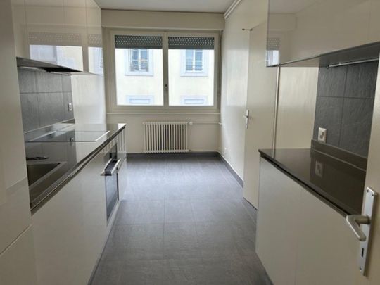 Appartement traversant de 4.5 pièces situé au 3ème étage. - Photo 1