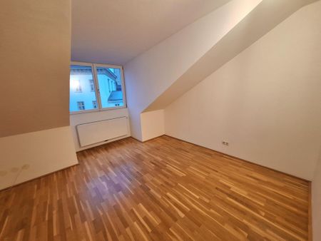 Elegante 3 Zimmer Maisonette mit Balkon in der Zollamtstraße 7 zu vermieten (inkl. Fernwärme-Akonto) - Foto 2