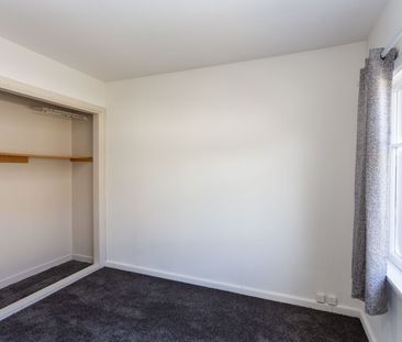 ON POPULAR SUVA ST – RICCARTON OFFERING 3 Bedrooms 1 Bathroom - Photo 5