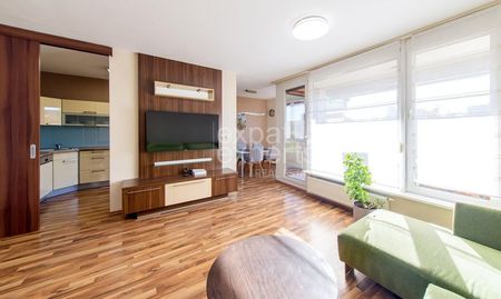 Priestranný 3i byt 96 m2, s loggiou, pivnicou a parkovaním, BORIA - Photo 2