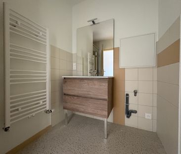 Location Appartement 3 pièces 74m² CHARLIEU 42190 - Photo 4