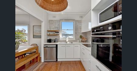 All inclusive Full Serviced house, weekly cleaning, linens, Direct Lake Front Cottage - Photo 4