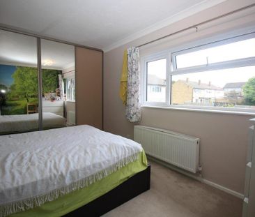 3 bedroom end of terrace house to rent - Photo 5