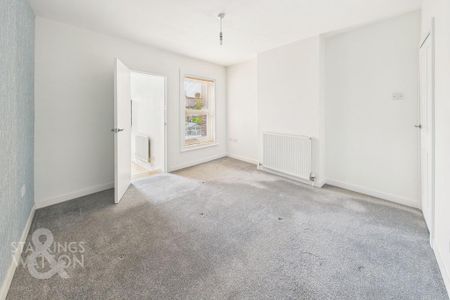 3 bedroom terraced house to rent - Photo 4