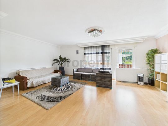 Generous 5.5-room apartment in Ingenbohl - Photo 1