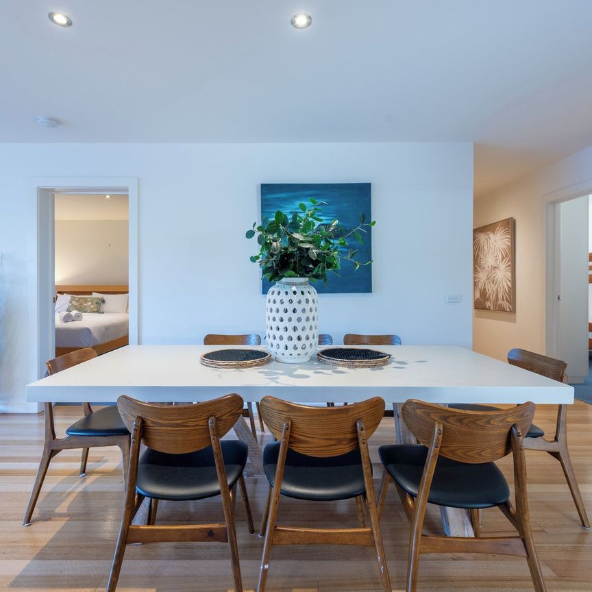 Beachside Ground Floor Apartment – Fully Furnished- Short Term Lease Available - Photo 1