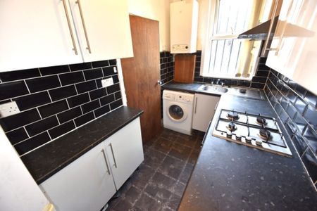 2 bedroom House in Ebor Mount, Leeds - Photo 3