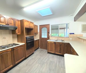 Comfortable Family Home - Photo 3