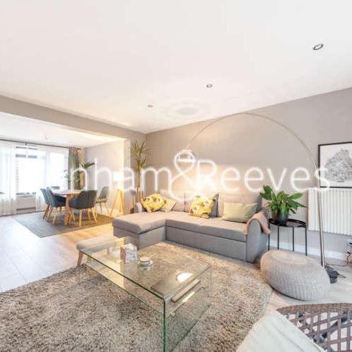 Fitzroy Court, Shepherds Hill, N6 - Photo 1