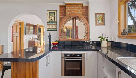 Tidy 3 bedroom home - Photo 3