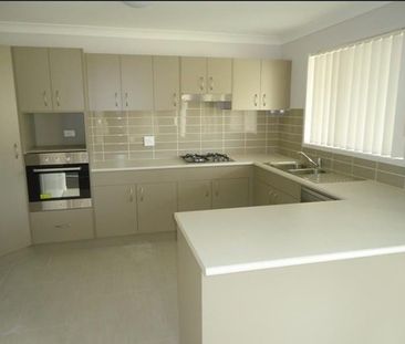 Modern 2 Bedroom Duplex - Photo 3