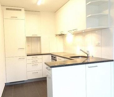 Moderne 4.5-ZW à 78 m² im 2. OG mit sonnigem Balkon - Photo 4