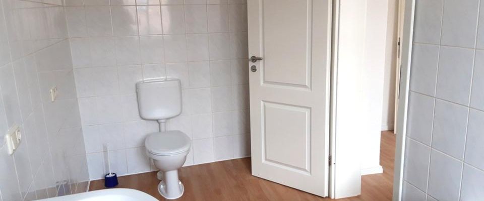 Zentrum! Blick auf den Markt! Groß und hell! Breitbandinternet! - Foto 1