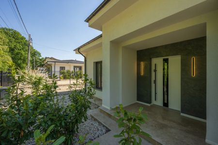 Casa de inchiriat, 2 camere, 60 mp, renovata, mobilata - zon - Photo 3